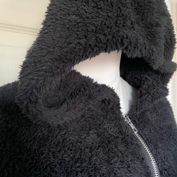 Black Hooded Super Soft Cropped Teddy Zip Up Jacket Women’s Small - Picture 11 of 13